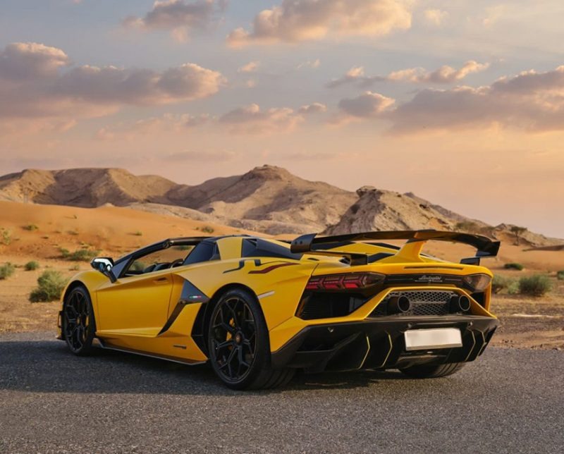 Lamborghini-Aventador-SVJ-Roadster-2022-back-side1-800x644