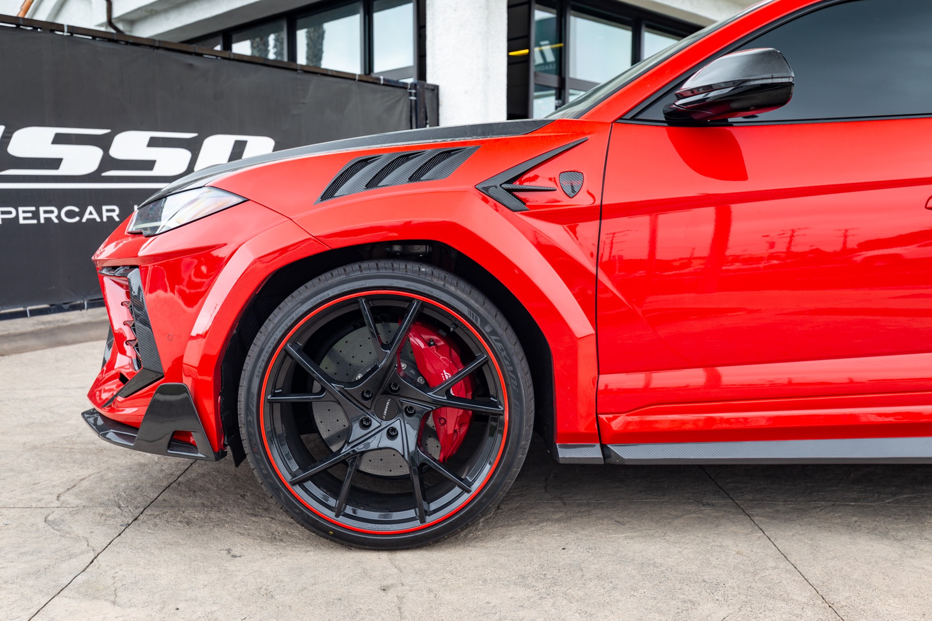 Used-2020-Lamborghini-Urus-1653594554 (2)