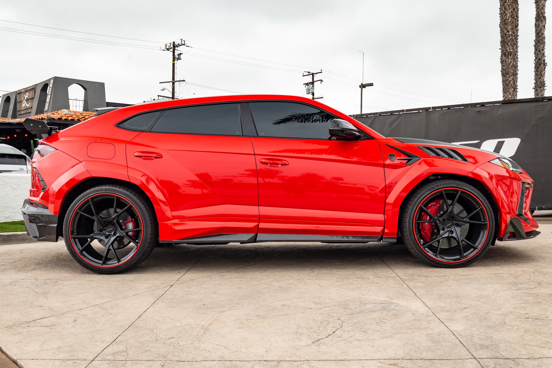 Used-2020-Lamborghini-Urus-1653594554 (3)