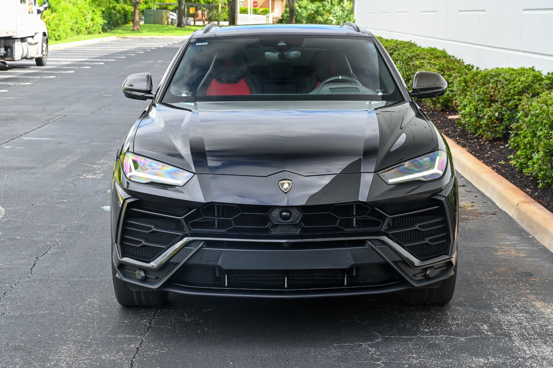 Used-2020-Lamborghini-Urus-1726606323 (1)