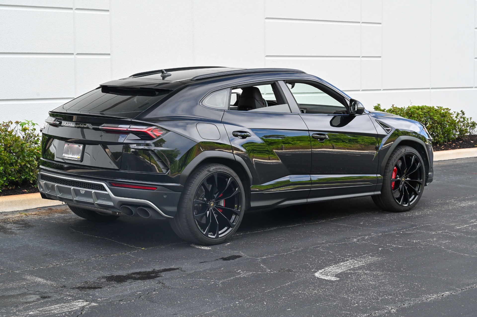 Used-2020-Lamborghini-Urus-1726606323 (3)